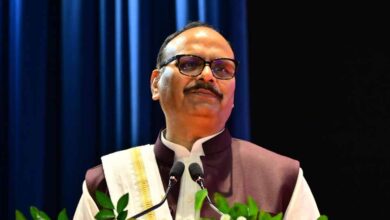 बहुत तेजी से तरक्की कर रहा उत्तर प्रदेश का वस्त्र उद्योग: ब्रजेश पाठक