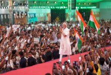 PM मोदी के मुंबई कार्यक्रम में सुरक्षा चूक! फर्जी PMO ID लेकर पहुंचा युवक, बॉडीगार्ड के पास मिली बंदूक