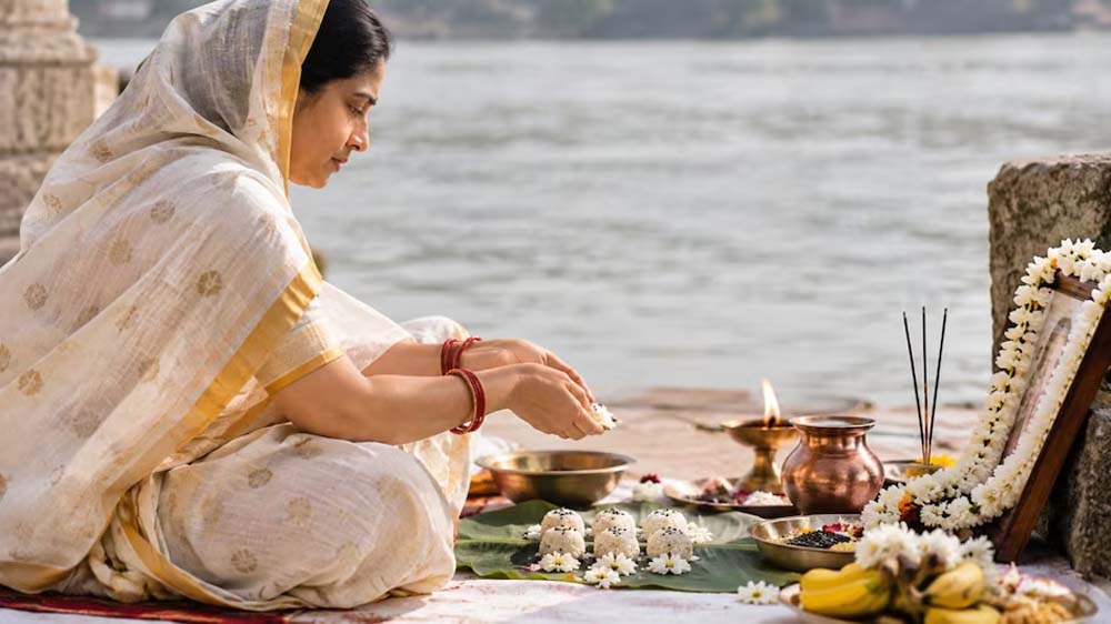 क्या महिलाएं कर सकती हैं श्राद्ध और पिंडदान? गरुड़ पुराण में बताए गए हैं ये नियम क्या महिलाएं कर सकती हैं श्राद्ध और पिंडदान? गरुड़ पुराण में बताए गए हैं ये नियम