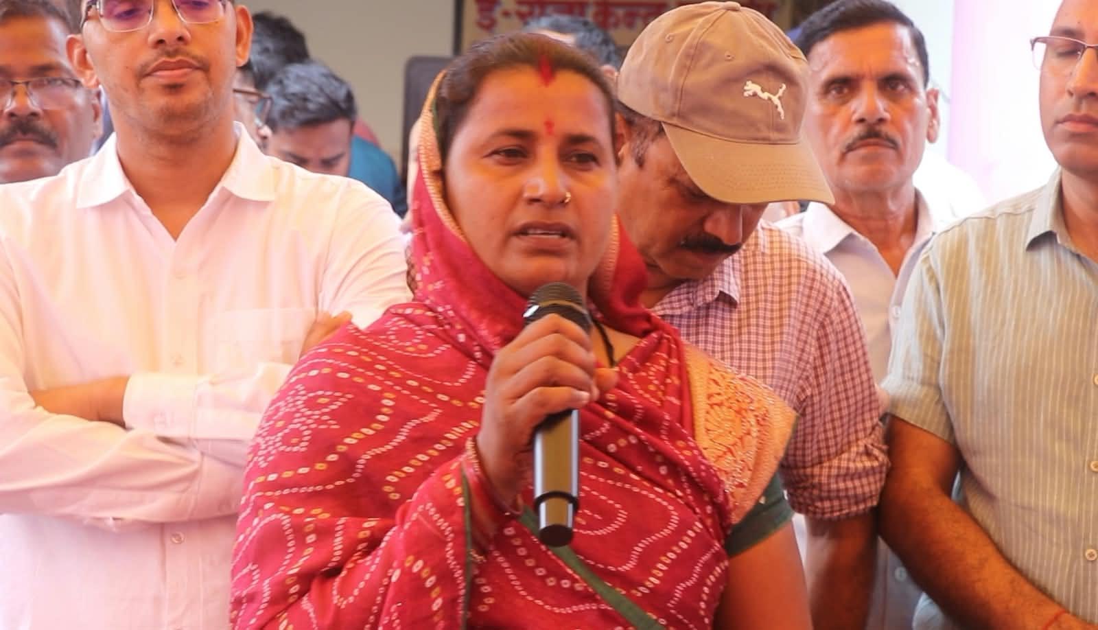 महाप्रबंधक उद्योग ने स्वरोजगार योजनाओं की दी जानकारी, उद्यमियों ने साझा किए अनुभव महाप्रबंधक उद्योग ने स्वरोजगार योजनाओं की दी जानकारी, उद्यमियों ने साझा किए अनुभव