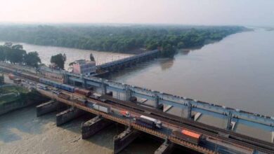 सिंधु जल संधि के बाद पाकिस्तान की तरह बांग्लादेश को भी सता रहा डर, गंगा जल समझौते पर क्यों बढ़ी चिंता? सिंधु जल संधि के बाद पाकिस्तान की तरह बांग्लादेश को भी सता रहा डर, गंगा जल समझौते पर क्यों बढ़ी चिंता?
