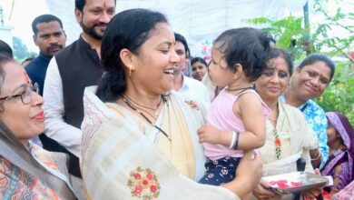 रायपुर : मंत्री लक्ष्मी राजवाड़े ने आंगनबाड़ी केंद्रों का किया निरीक्षण, बच्चों की सीखने की गतिविधियों और पोषण व्यवस्था का लिया जायजा