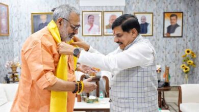 मुख्यमंत्री डॉ. यादव ने केंद्रीय वस्त्र मंत्री गिरिराज सिंह से की भेंट मुख्यमंत्री डॉ. यादव ने केंद्रीय वस्त्र मंत्री गिरिराज सिंह से की भेंट