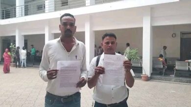 पंचायतों में गड़बड़ी पर बड़ी कार्रवाई, पांच सचिव निलंबित; 11 लोगों पर गिरी गाज पंचायतों में गड़बड़ी पर बड़ी कार्रवाई, पांच सचिव निलंबित; 11 लोगों पर गिरी गाज