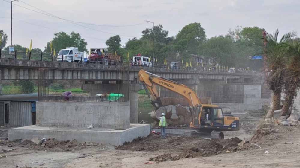 सिंहस्थ से पहले उज्जैन में घटिया निर्माण पर सांसद सख्त, गडकरी से की कड़ी कार्रवाई की मांग