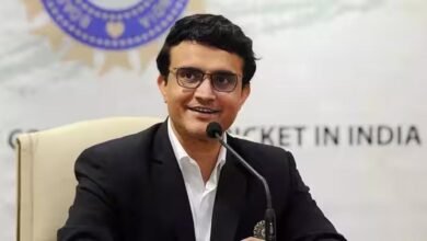सौरव गांगुली की बायोपिक शूटिंग के बाद खराब हुई पिच? लेस्टरशायर पर लगा भारी जुर्माना सौरव गांगुली की बायोपिक शूटिंग के बाद खराब हुई पिच? लेस्टरशायर पर लगा भारी जुर्माना