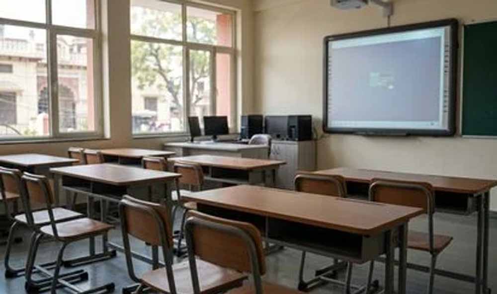 यूपी के सरकारी स्कूलों में डिजिटल शिक्षा को नया विस्तार, 14,429 स्कूल बनेंगे स्मार्ट स्कूल यूपी के सरकारी स्कूलों में डिजिटल शिक्षा को नया विस्तार, 14,429 स्कूल बनेंगे स्मार्ट स्कूल