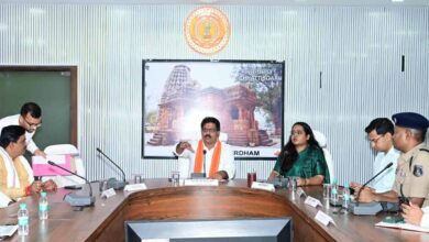 रायपुर : उप मुख्यमंत्री विजय शर्मा ने कबीरधाम के गौसेवकों एवं अधिकारियों की ली बैठक रायपुर : उप मुख्यमंत्री विजय शर्मा ने कबीरधाम के गौसेवकों एवं अधिकारियों की ली बैठक