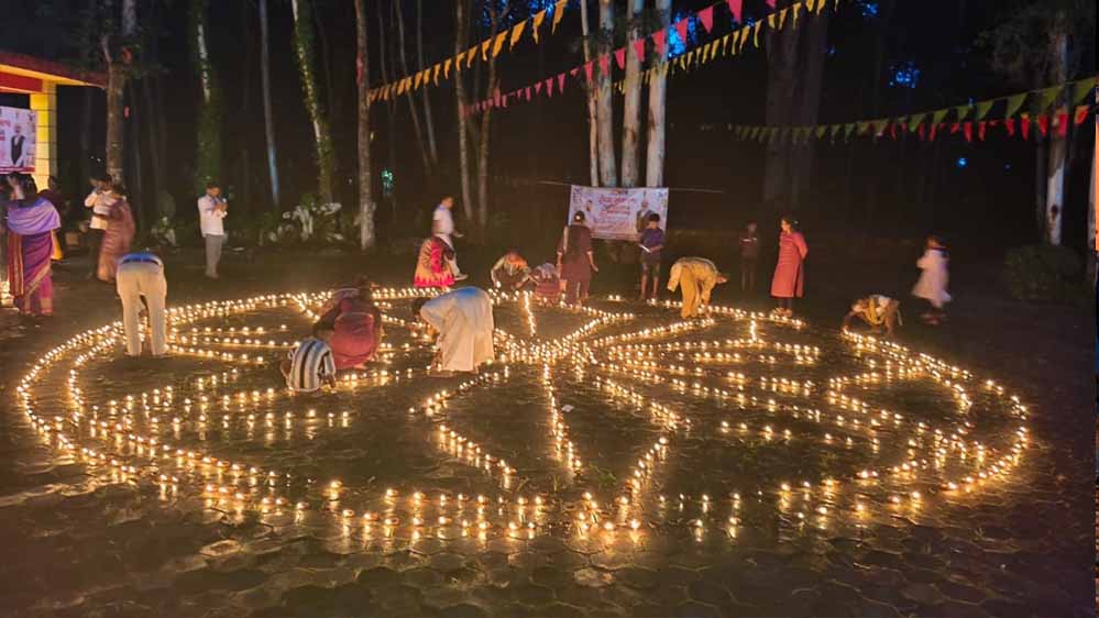 ‘आशीर्वाद का दीया’ से जगमगाया रायगढ़, सिंदूर पार्क में 40 हजार से अधिक दीप प्रज्वलित
