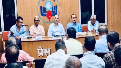 पेंशन बंद होने से प्राध्यापक परेशान, बोले- ‘हमने देश सेवा के लिए विद्यार्थी तैयार किए, अब रोटी को मोहताज’