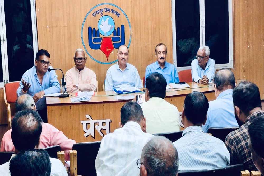 पेंशन बंद होने से प्राध्यापक परेशान, बोले- ‘हमने देश सेवा के लिए विद्यार्थी तैयार किए, अब रोटी को मोहताज’