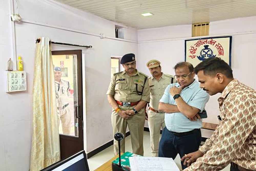 प्रमुख सचिव जेल विभाग मुकेश चन्द गुप्ता ने किया सर्किल जेल रतलाम का आकस्मिक निरीक्षण