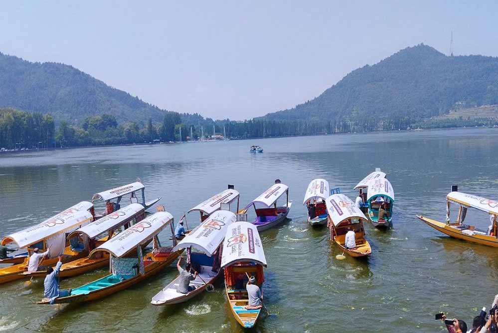 आर्टिकल 370 हटने के बाद कश्मीर में बदली तस्वीर, लोकल आतंकियों के आंकड़ों में गिरावट