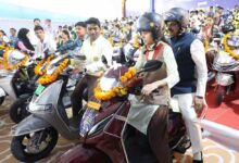 CM मोहन यादव को पीछे बैठाकर छात्रा ने दौड़ाई स्कूटी, साथ-साथ दौड़े सुरक्षाकर्मी