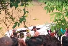 आगर-मालवा में दर्दनाक हादसा, नाले में गिरी कार; 3 बच्चों और 2 महिलाओं समेत 8 श्रद्धालुओं की मौत