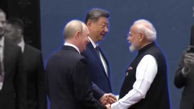 जिनपिंग-पुतिन से PM मोदी ने मिलाया हाथ, बगल से चुपचाप गुजर गए शहबाज शरीफ