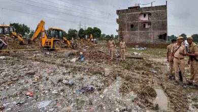 कौशांबी पटाखा फैक्ट्री ब्लास्ट में मौतों का आंकड़ा 15 पहुंचा, 9 पुलिसकर्मी सस्पेंड