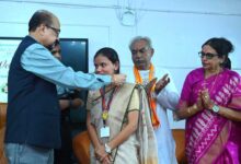 वर्तमान पर फोकस करें, निरंतर सीखते रहें और समाज के लिए योगदान दें-डेका