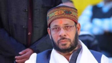 ब्राह्मणों की सहनशीलता को कमजोरी मत समझिए… सपा कार्यालय के बाहर लगी होर्डिंग पर मंत्री मनोज पांडेय का तीखा हमला