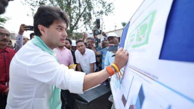 केंद्रीय मंत्री सिंधिया ने राज्य के मंत्रिगणों के साथ मल्टीलेवल कार पार्किंग का किया निरीक्षण