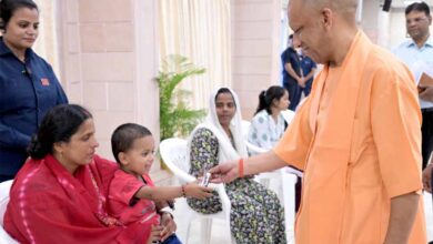 छोटी घटनाएं बड़ी न बनें, डीएम-एसपी रखें नजरः मुख्यमंत्री छोटी घटनाएं बड़ी न बनें, डीएम-एसपी रखें नजरः मुख्यमंत्री
