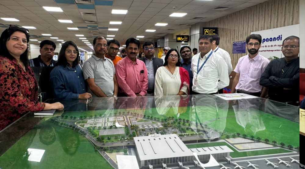 भोपाल से आए मीडिया दल ने जम्मू विमानतल के आधुनिकीकरण और विस्तार की जानकारी ली भोपाल से आए मीडिया दल ने जम्मू विमानतल के आधुनिकीकरण और विस्तार की जानकारी ली