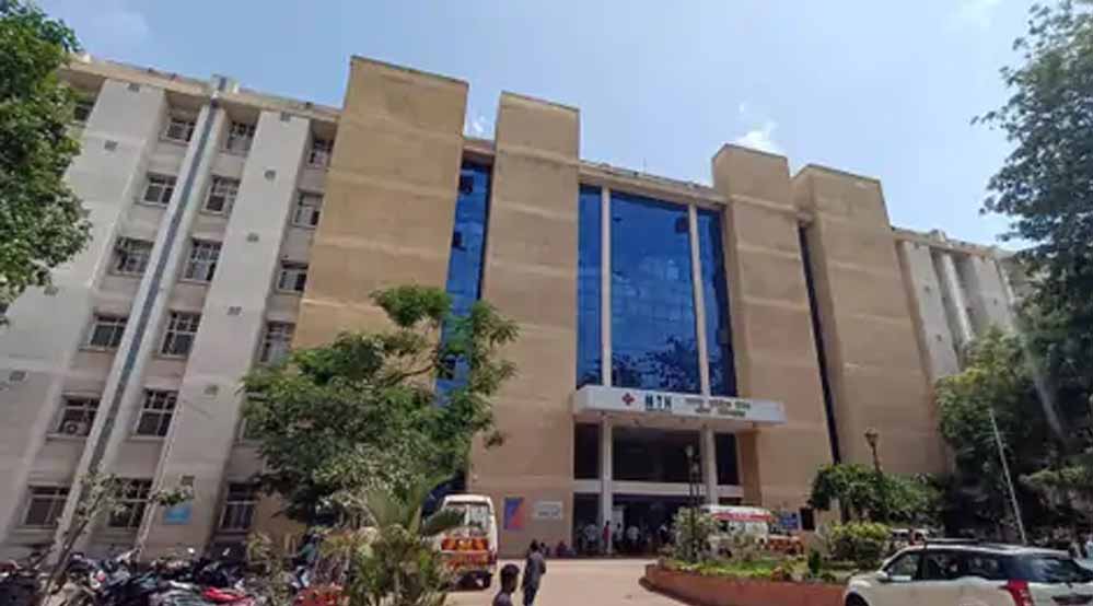 MGM में PG डॉक्टर के सुसाइड अटेम्प्ट पर NMC सख्त, 24 घंटे में रिपोर्ट तलब MGM में PG डॉक्टर के सुसाइड अटेम्प्ट पर NMC सख्त, 24 घंटे में रिपोर्ट तलब