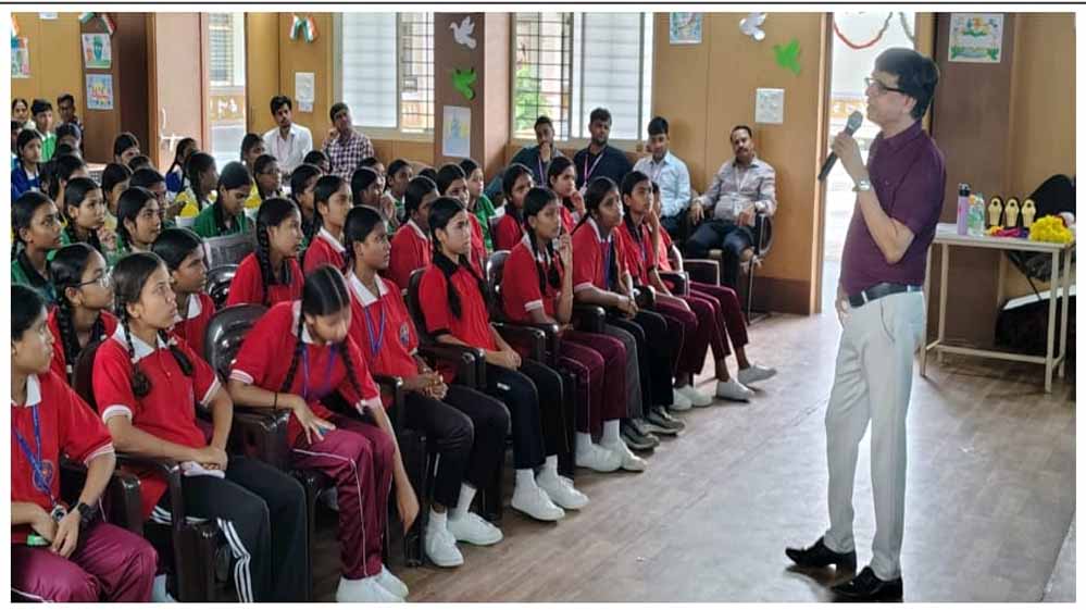 समय का सदुपयोग और आत्मअनुशासन से आसान होती है जीवन की राह: जेपी यादव समय का सदुपयोग और आत्मअनुशासन से आसान होती है जीवन की राह: जेपी यादव