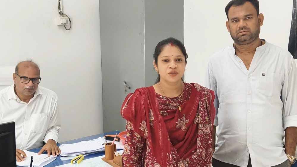 अपने नाम जमीन की रजिस्ट्री पर महिला किसान चंद्रकांता को 9,510 रुपये की राहत अपने नाम जमीन की रजिस्ट्री पर महिला किसान चंद्रकांता को 9,510 रुपये की राहत