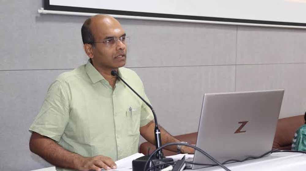 सीएम हेल्पलाइन एवं संबल योजना के लंबित प्रकरणों के निराकरण में लापरवाही स्वीकार्य नहीं : श्रम सचिव रघुराज राजेन्द्रन सीएम हेल्पलाइन एवं संबल योजना के लंबित प्रकरणों के निराकरण में लापरवाही स्वीकार्य नहीं : श्रम सचिव रघुराज राजेन्द्रन