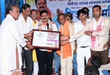 वर्षों पुरानी मांग हुई पूरी, राजपत्र लेकर गांव पहुंचे उप मुख्यमंत्री विजय शर्मा, चंदनपुर को मिली नई पहचान