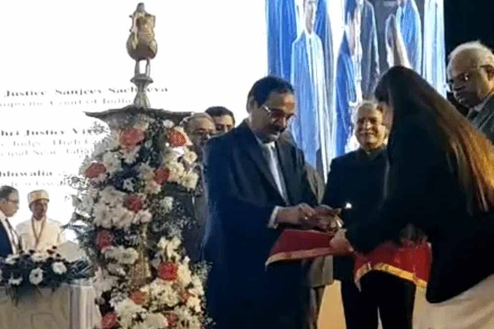 डीपफेक के दौर में असली-नकली साक्ष्य पहचानना चुनौती: ग्वालियर में 4 राज्यों के जजों का सम्मेलन डीपफेक के दौर में असली-नकली साक्ष्य पहचानना चुनौती: ग्वालियर में 4 राज्यों के जजों का सम्मेलन