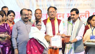 आंगन मिलन सेवा से उत्सव स्थल बने आंगनबाड़ी केंद्र, पहले दिन 97 हजार से अधिक लोगों की सहभागिता आंगन मिलन सेवा से उत्सव स्थल बने आंगनबाड़ी केंद्र, पहले दिन 97 हजार से अधिक लोगों की सहभागिता