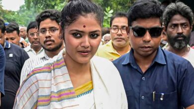 सायोनी घोष समेत 20 TMC बागी सांसदों को राहत, 8 अक्टूबर तक मोहलत सायोनी घोष समेत 20 TMC बागी सांसदों को राहत, 8 अक्टूबर तक मोहलत