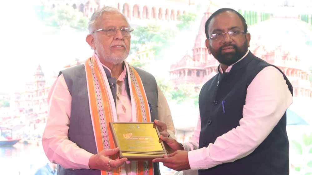 कमजोर और ग्रामीण वर्ग तक बीमा पहुंचाना सबसे जरूरी : सुरेश खन्ना