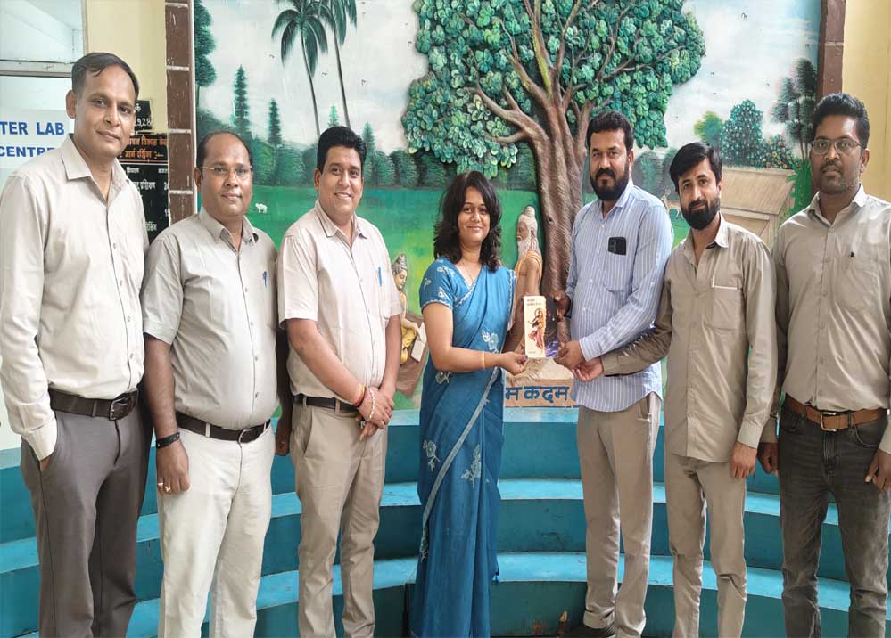कीर्ति सिंह द्वारा रचित पुस्तक ‘अप्सराएँ: सम्मोहन से परे’ का भव्य विमोचन कीर्ति सिंह द्वारा रचित पुस्तक ‘अप्सराएँ: सम्मोहन से परे’ का भव्य विमोचन