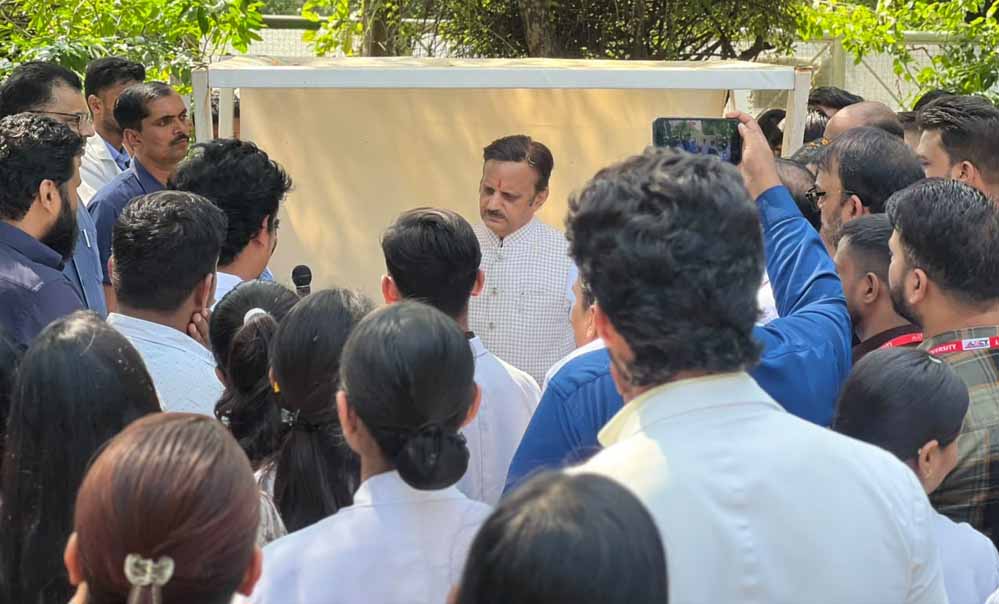 नर्सिंग विद्यार्थियों ने उप मुख्यमंत्री शुक्ल का जताया आभार नर्सिंग विद्यार्थियों ने उप मुख्यमंत्री शुक्ल का जताया आभार