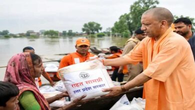 बाढ़ प्रभावितों के साथ खड़ी योगी सरकार, राहत अभियानों के तहत 3.36 लाख लंच पैकेट वितरित बाढ़ प्रभावितों के साथ खड़ी योगी सरकार, राहत अभियानों के तहत 3.36 लाख लंच पैकेट वितरित