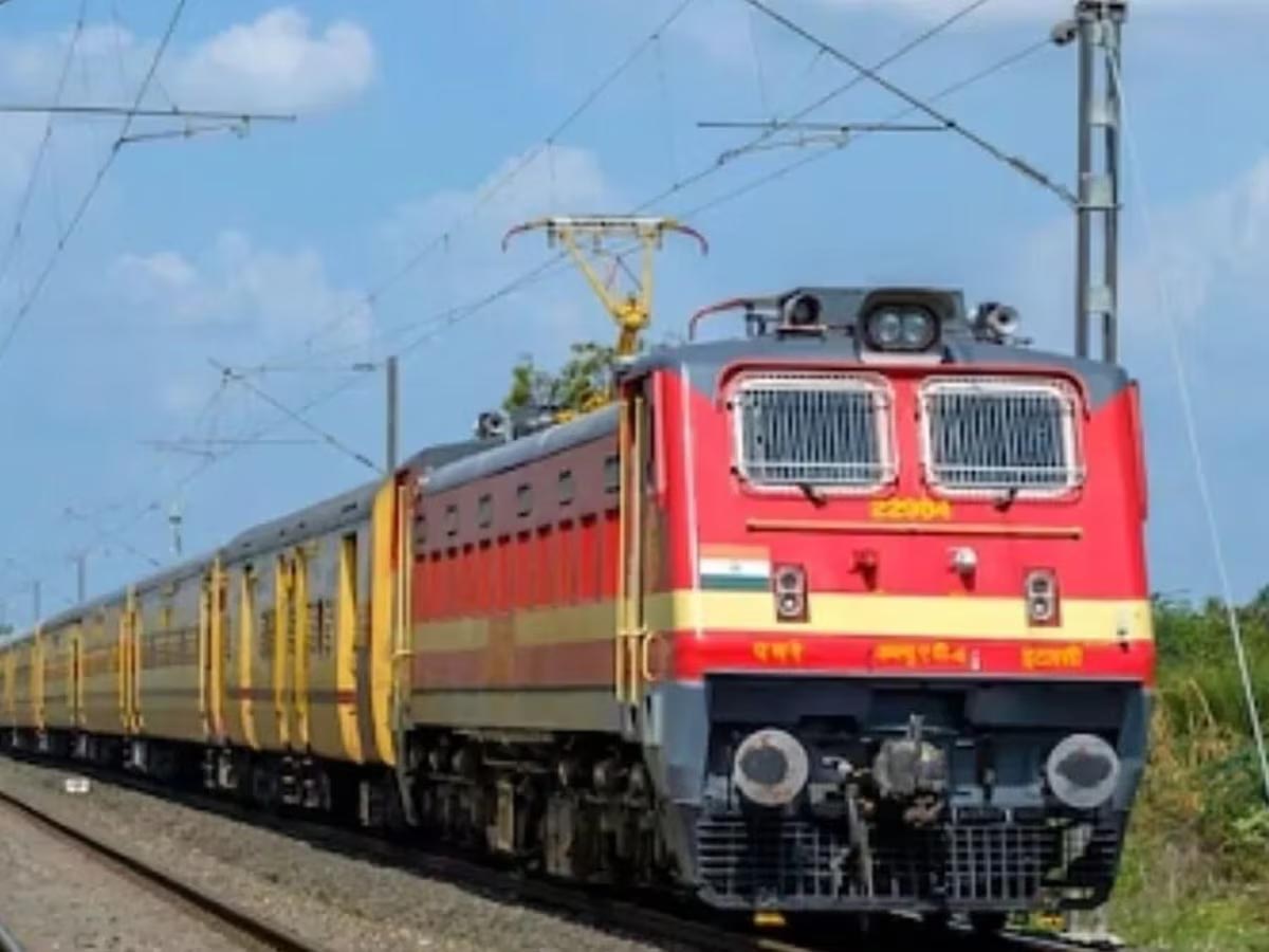 दिवाली पर यात्रियों को बड़ी राहत, तत्काल कोटे की सीटें 6500 से बढ़कर होंगी 12000 से ज्यादा दिवाली पर यात्रियों को बड़ी राहत, तत्काल कोटे की सीटें 6500 से बढ़कर होंगी 12000 से ज्यादा
