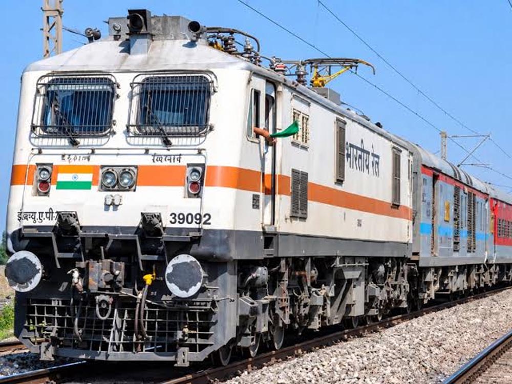 दिवाली-छठ पर बिहार जाने वालों के लिए खुशखबरी, दिल्ली से चलेंगी कई स्पेशल ट्रेनें दिवाली-छठ पर बिहार जाने वालों के लिए खुशखबरी, दिल्ली से चलेंगी कई स्पेशल ट्रेनें