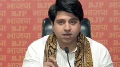 हिजाब विवाद में कांग्रेस पर बरसे पूनावाला, बोले- अपने ही वोटबैंक को ठोक दिया