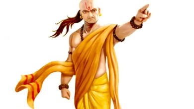 चाणक्य नीति: ये 5 आदतें इंसान को सफलता से रखती हैं दूर, आज ही सुधार लें