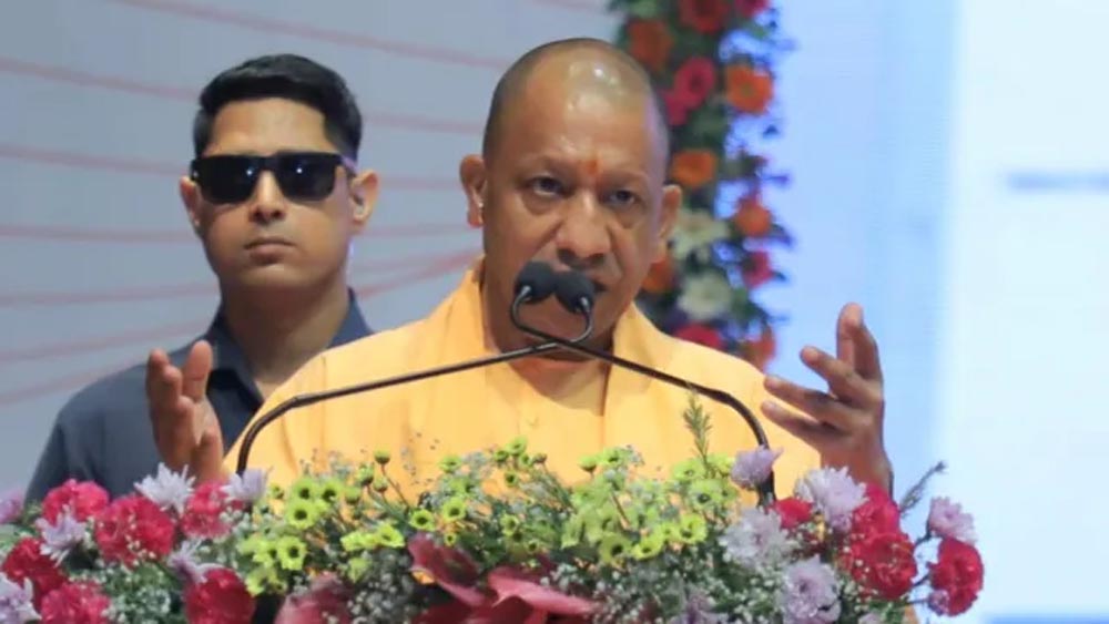 सीएम योगी बोले- शिक्षा को राजनीति से रखें दूर, शिक्षक बच्चों का भविष्य संवारें