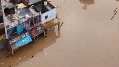 चित्रकूट में बाढ़ के 5 दिन बाद भी तबाही के निशान, घर-दुकानों में कीचड़ से सैंकड़ों गृहस्थियां बर्बाद