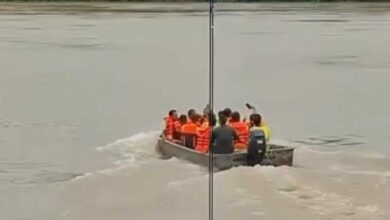 जबलपुर के गौरीघाट में होमगार्ड्स की मोटरबोट डूबी, इंजन खराब होने से नाव में भरा पानी जबलपुर के गौरीघाट में होमगार्ड्स की मोटरबोट डूबी, इंजन खराब होने से नाव में भरा पानी