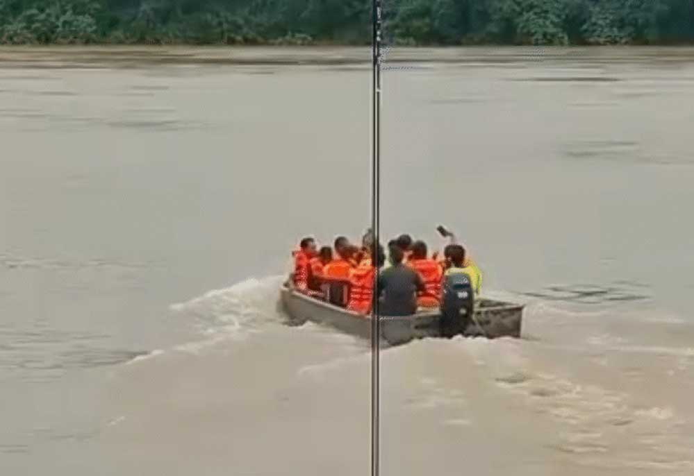 जबलपुर के गौरीघाट में होमगार्ड्स की मोटरबोट डूबी, इंजन खराब होने से नाव में भरा पानी