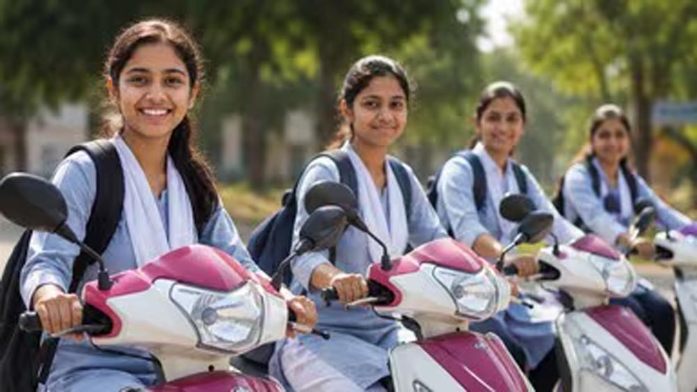 UP में 40 हजार मेधावी छात्राओं को मिलेगी मुफ्त स्कूटी, जनवरी में वितरण की तैयारी तेज