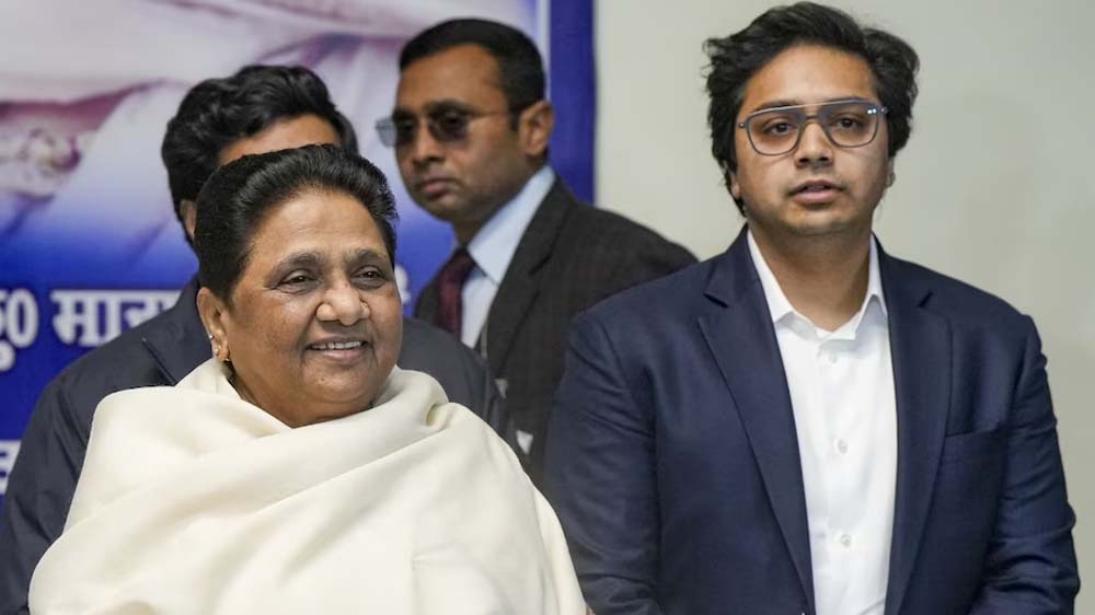 मायावती का बड़ा फैसला, आकाश आनंद और बहन को BSP में नहीं मिलेगी कोई जिम्मेदारी; ईशान को करेंगी आगे मायावती का बड़ा फैसला, आकाश आनंद और बहन को BSP में नहीं मिलेगी कोई जिम्मेदारी; ईशान को करेंगी आगे