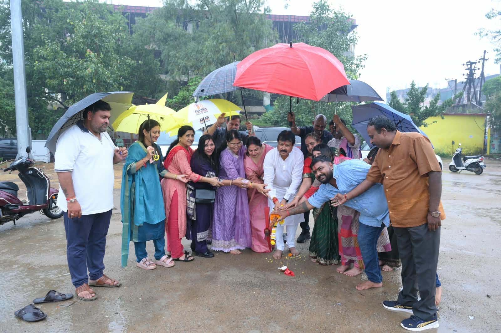 बीटीआई ग्राउंड में संकल्प नवरात्रि एवं रास गरबा उत्सव की तैयारियों का भूमिपूजन के साथ शुभारंभ बीटीआई ग्राउंड में संकल्प नवरात्रि एवं रास गरबा उत्सव की तैयारियों का भूमिपूजन के साथ शुभारंभ