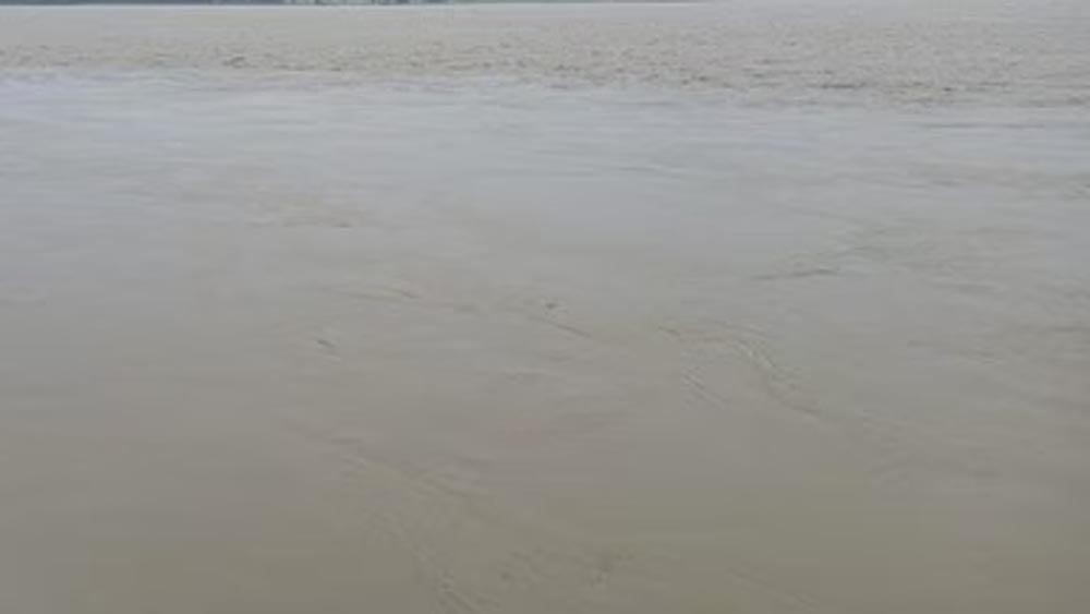 लखनऊ में नदियां उफान पर, सई नदी का पानी गांवों की ओर बढ़ा; सैकड़ों बीघे फसलें डूबीं